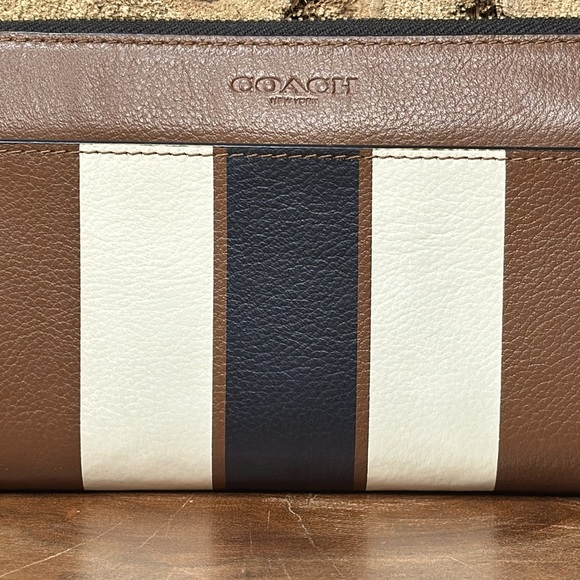 *HTF Color Combination* COACH Accordion Varsity Zip-Around Wallet - Picture 2 of 16